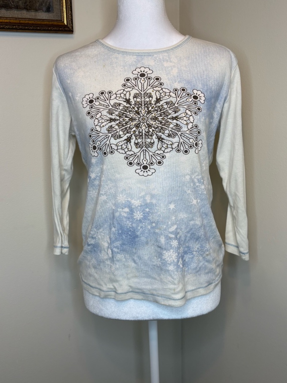 Source Unknown Light Blue & Cream Snowflake Medallion Long Sleeve Tee